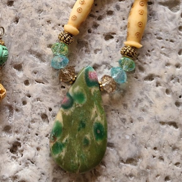 Zoisite Matrix with bits of Pinkish Ruby Drop - Picture 8 of 8